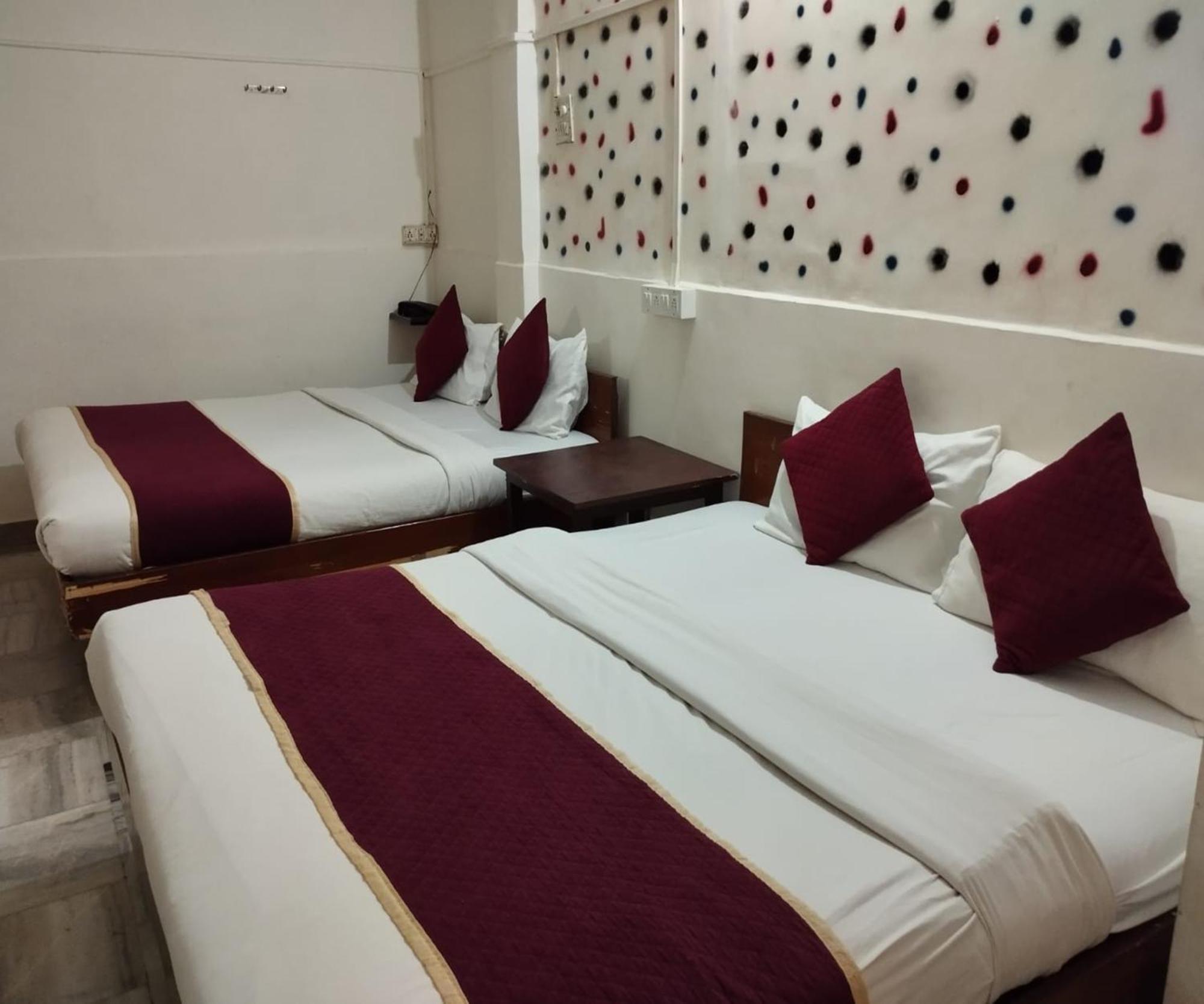 Hotel Air View Near Airport Мумбай Екстериор снимка
