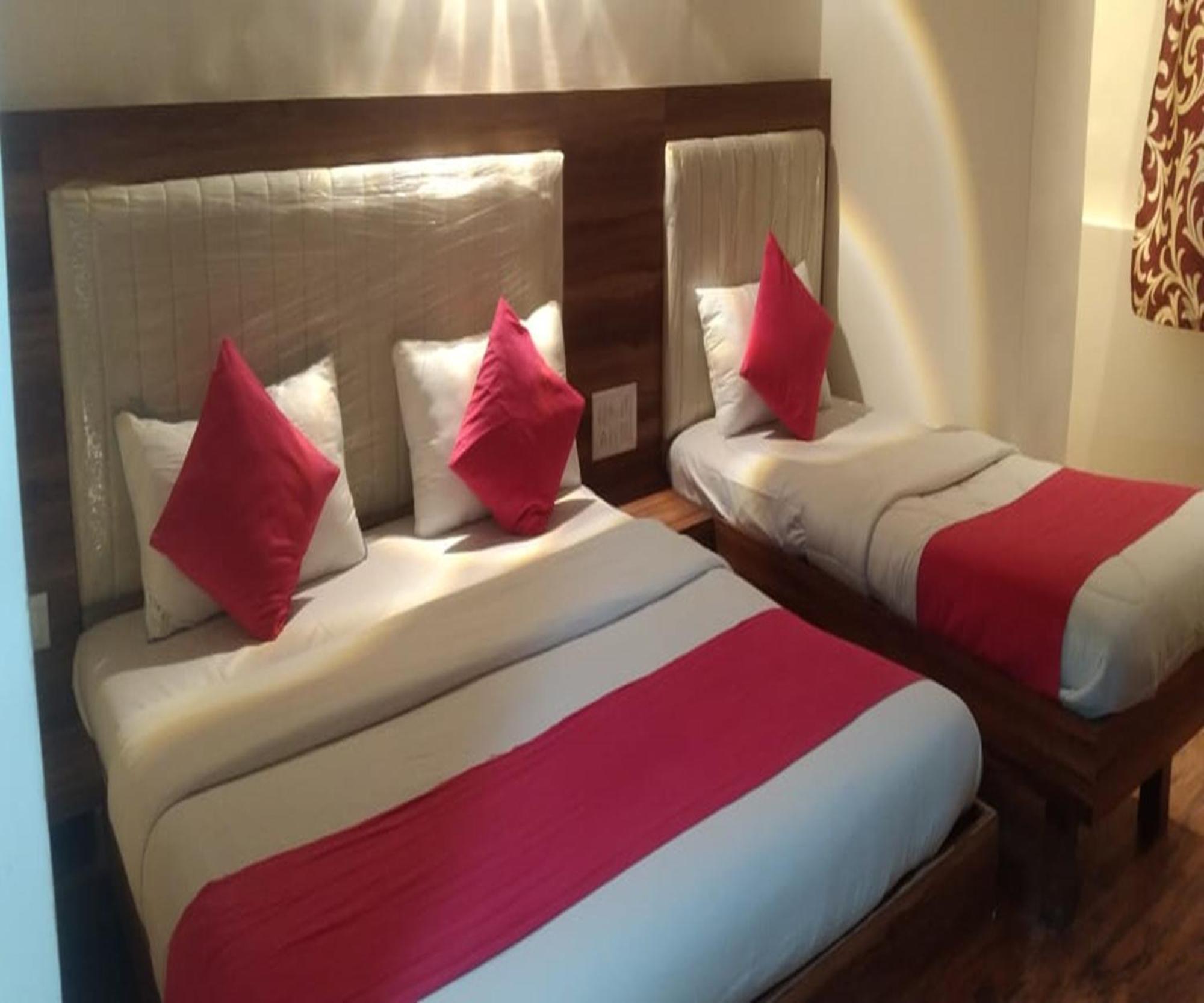Hotel Air View Near Airport Мумбай Екстериор снимка